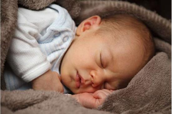 研究表明，没有尿布的孩子睡眠不好