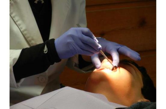 牙科保健可减少糖尿病或冠状动脉疾病患者住院的可能性