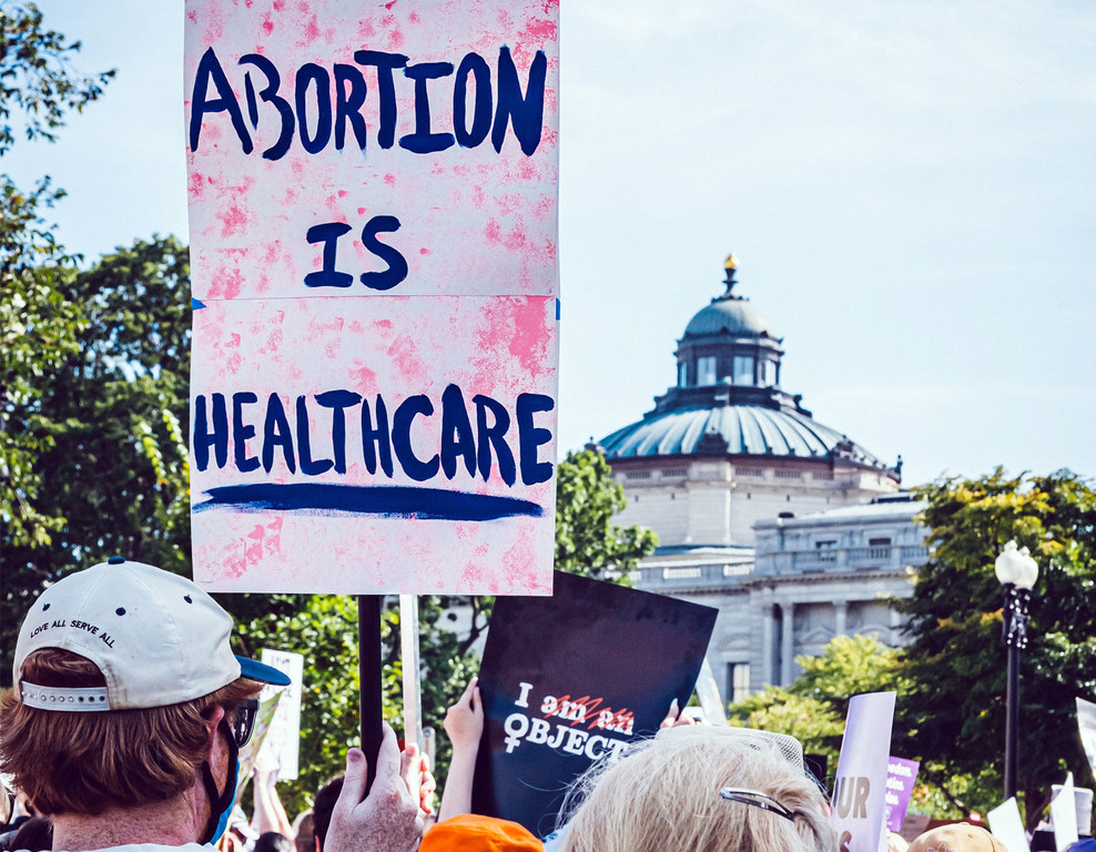 Protesters demo<em></em>nstrate against US Supreme Court decision to criminalize a women's right to abortion.
