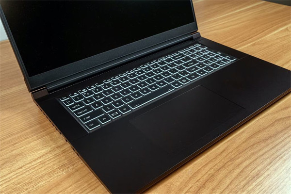 System76发布Gazelle 笔记本电脑，起售价为 1299 美元